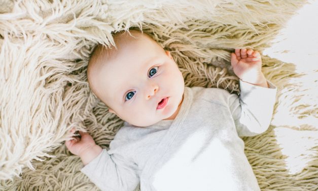Mutatjuk, milyen a csecsemő mozgásfejlődése az első három hónapban